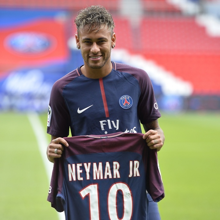 世界杯 官网-世界纪录！9年前内马尔2.22亿去巴黎，可惜效力6年无缘欧冠+金球