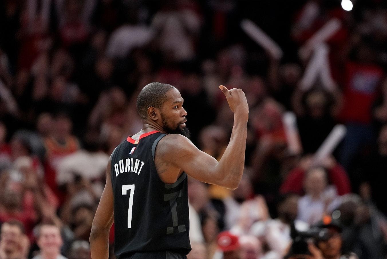 国际足联-杜兰特挣扎！火箭惨遭联盟第一双杀，SGA创NBA第2神迹，阿门16中4