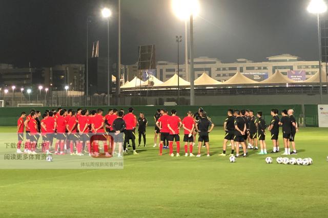 2026世界杯-国足加强对抗定位球演练 王刚加入伤病调整小分队