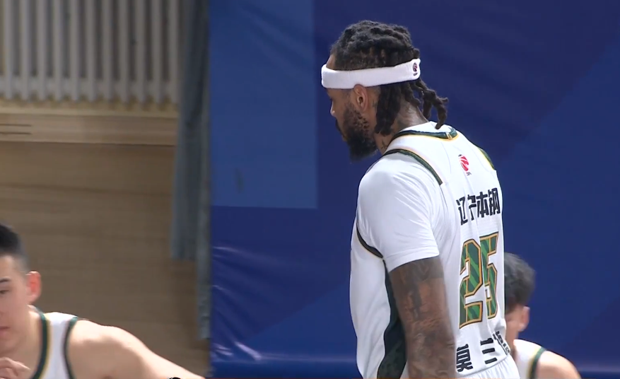 足球赛事-一夜爆5冷！夺冠大热轰然倒下，山东将北京拉下马，辽宁跌出前12